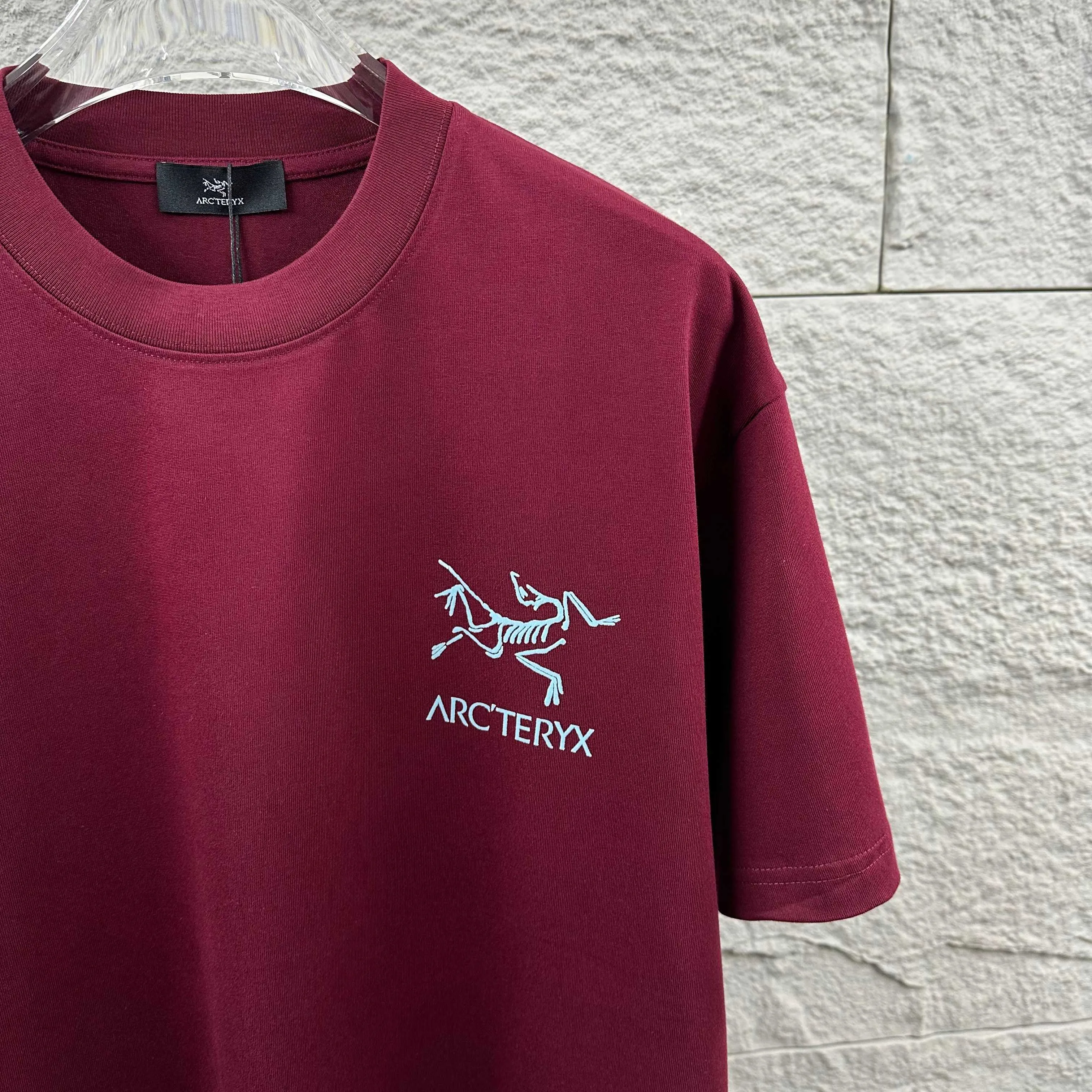 ARC'TERYX* * 2026 New Arrival Classic T Same Style ：Black White Red Size： S （90-130 ） M （120-150 ） L （140-165 ） XL （160-195 ） XXL （195 ）